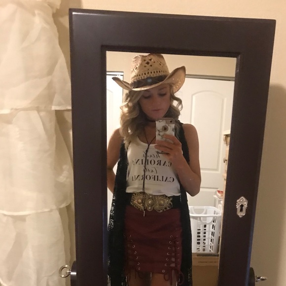 Ohhh, who dis....STAY TUNED!!! - Picture 3 of 4